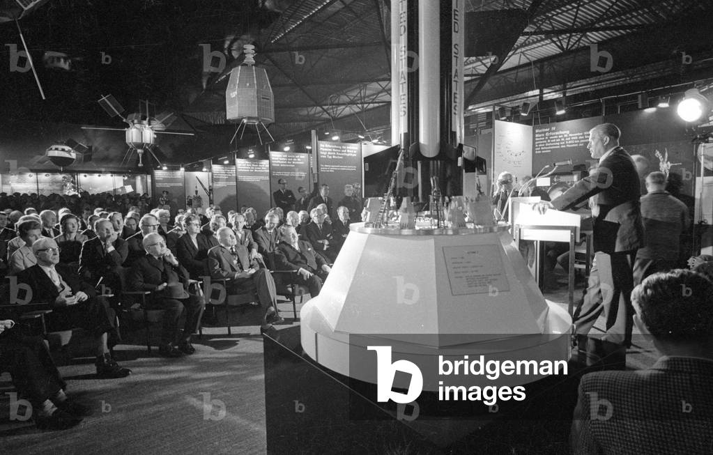 Wernher von Braun at the IVA, 1965 (b/w photo)