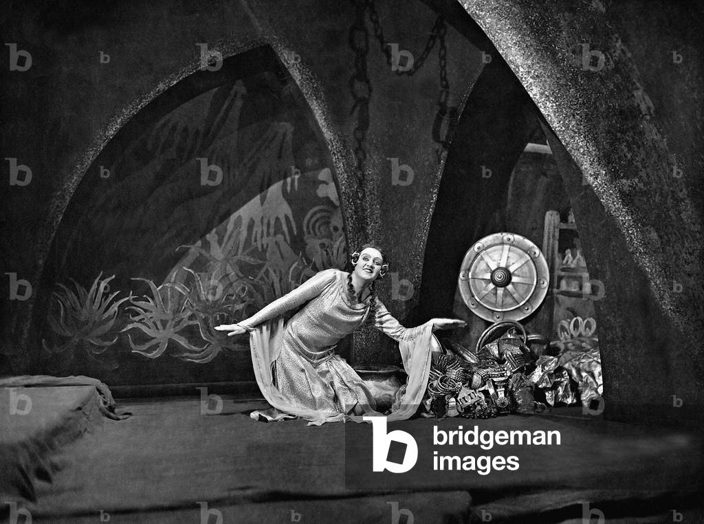 Maria Rajde in 'Duke Bluebeard's Castle' (b/w photo)