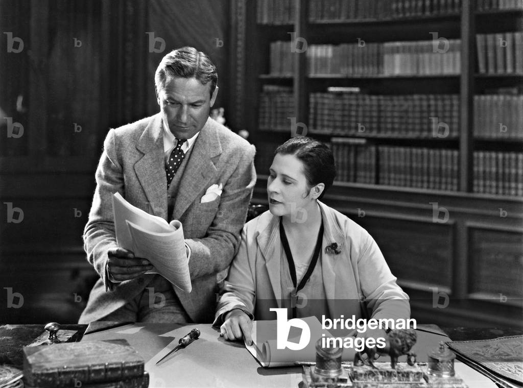 Victor Fleming and Anne Nichols in a discussion, 1929 (b/w photo)