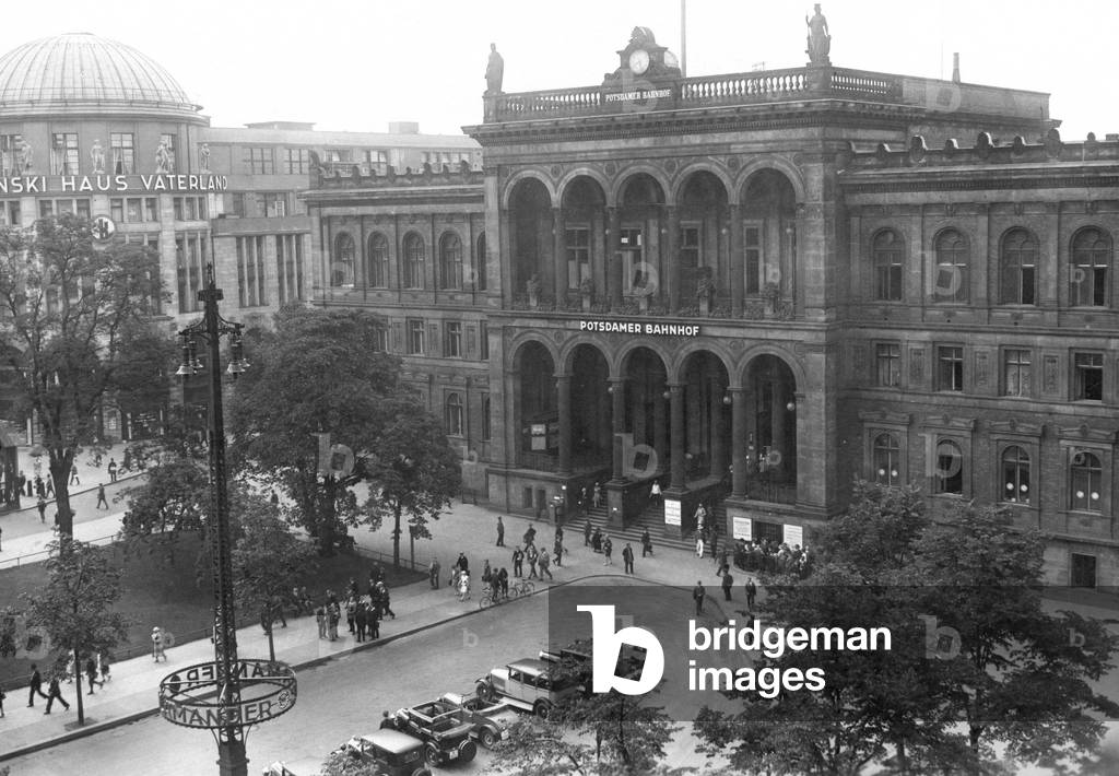 The Potsdamer railway station in Berlin, 1923 (b/w photo)