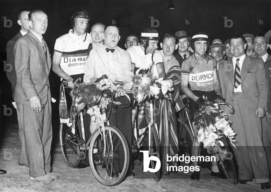 Upright cycling Germany - France, 1937 (b/w photo)