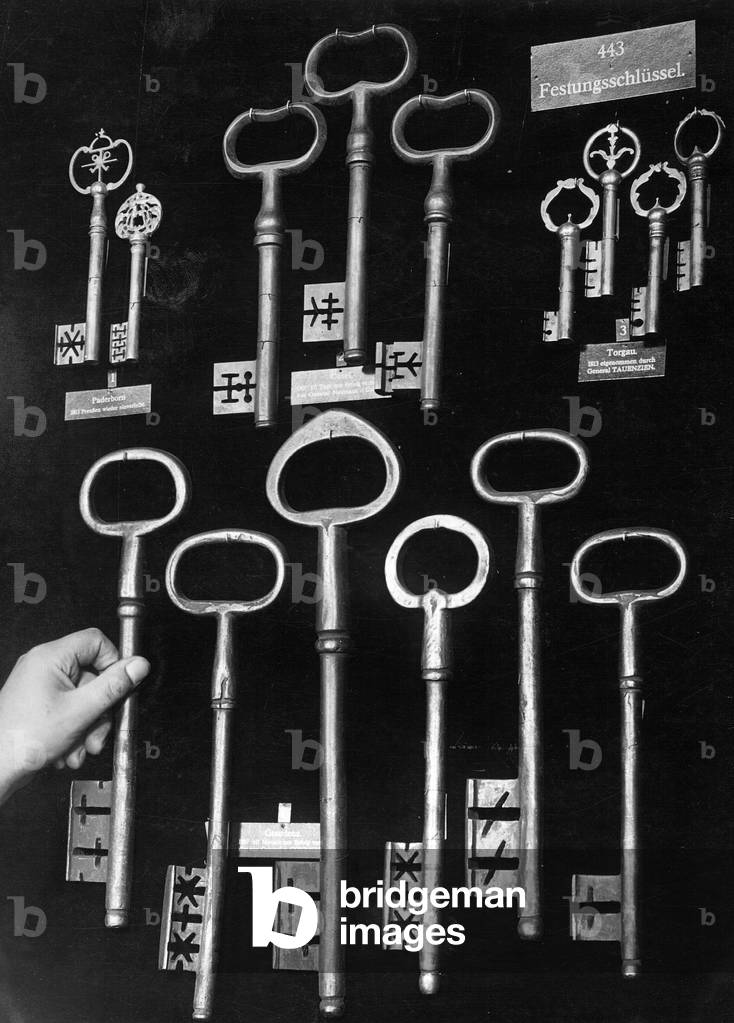 Door keys, 1935 (b/w photo)