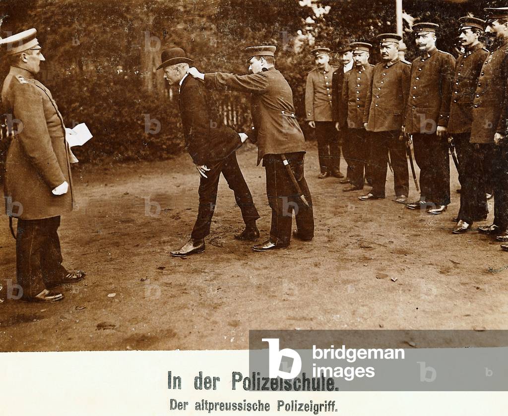 Training at the Police Academy in Berlin (photo)