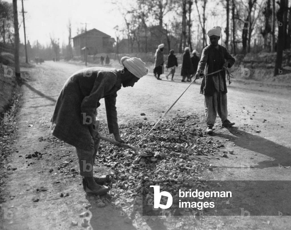 Street construction in Kashmir, 1928 (b/w photo)