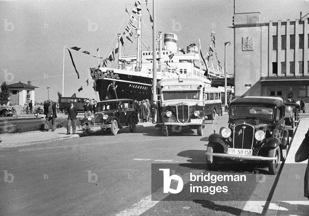 The Polish passenger ship called 'Pilsudski' at the sea station in Gdynia , 1935 (b/w photo)