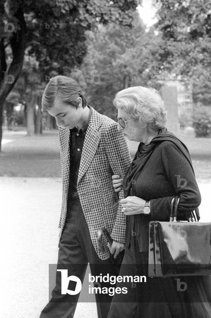 The funeral of Erich Kästner in Munich, 1974 (b/w photo)