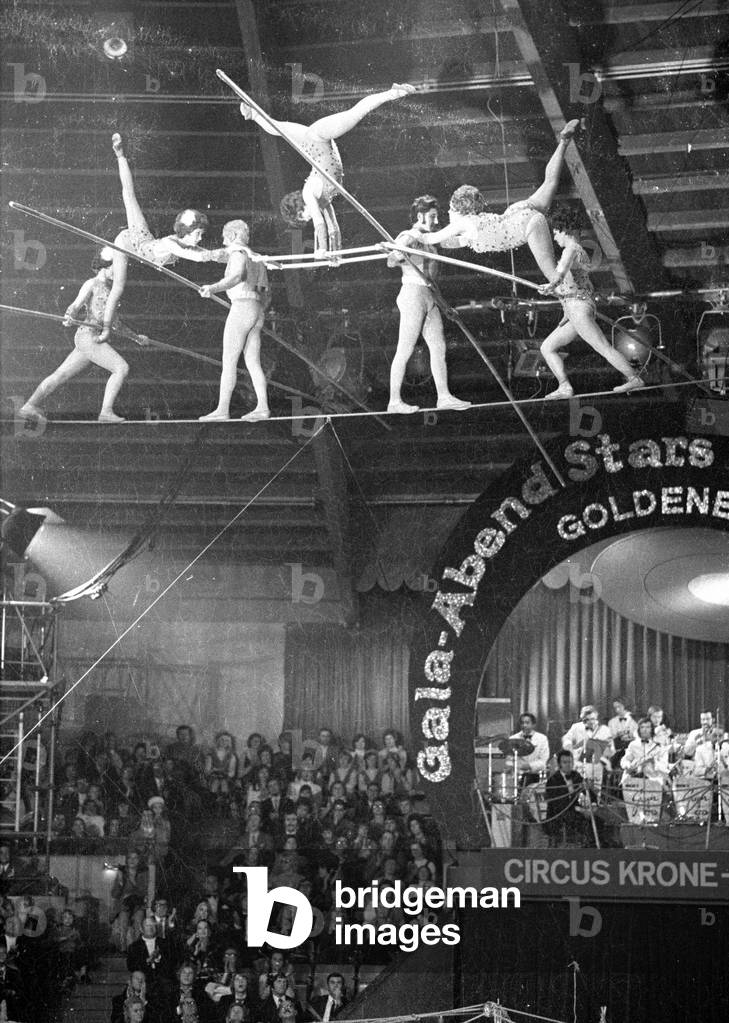 Tightrope artists in the show 