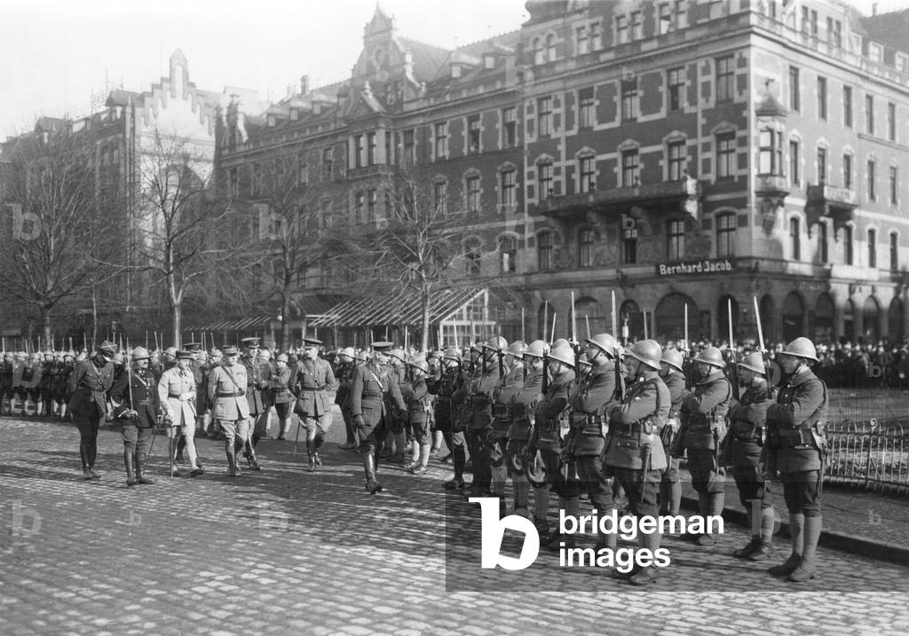 Parade of French troops in Gdansk, 1920