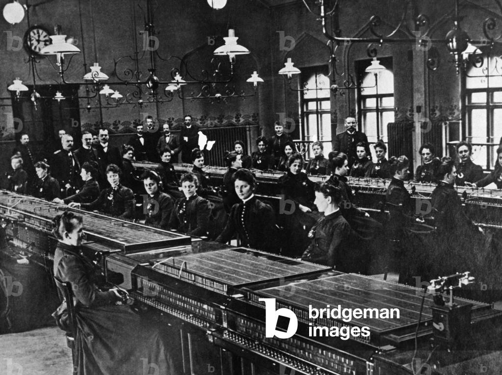 Women in the telephone exchange in Chemnitz, 1905 (b/w photo)