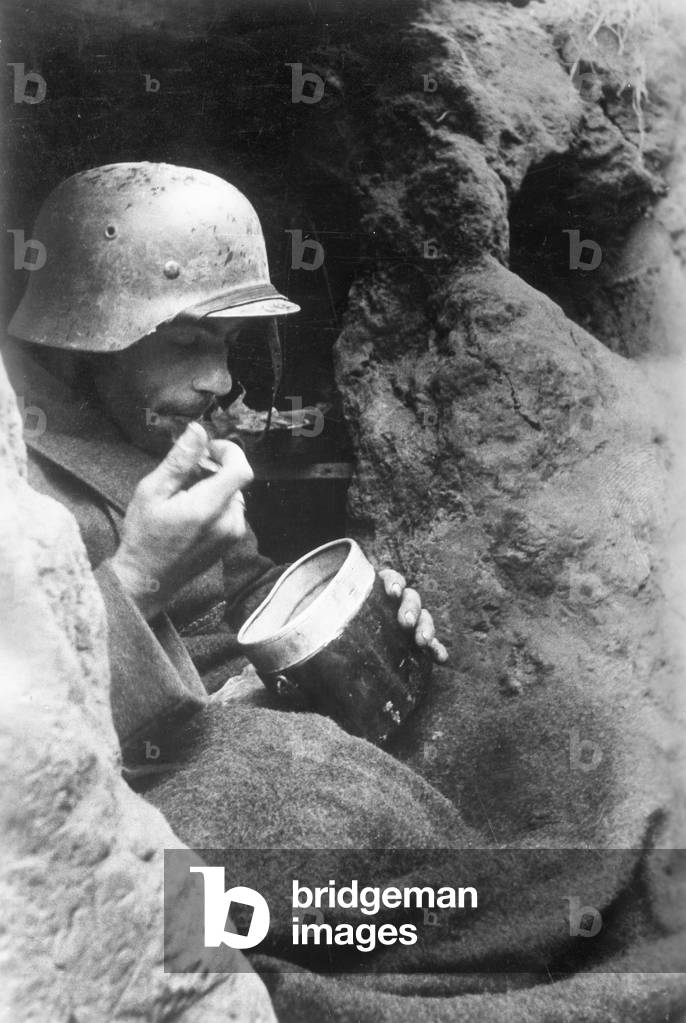 German soldier in a ditch on the Eastern Front, 1942