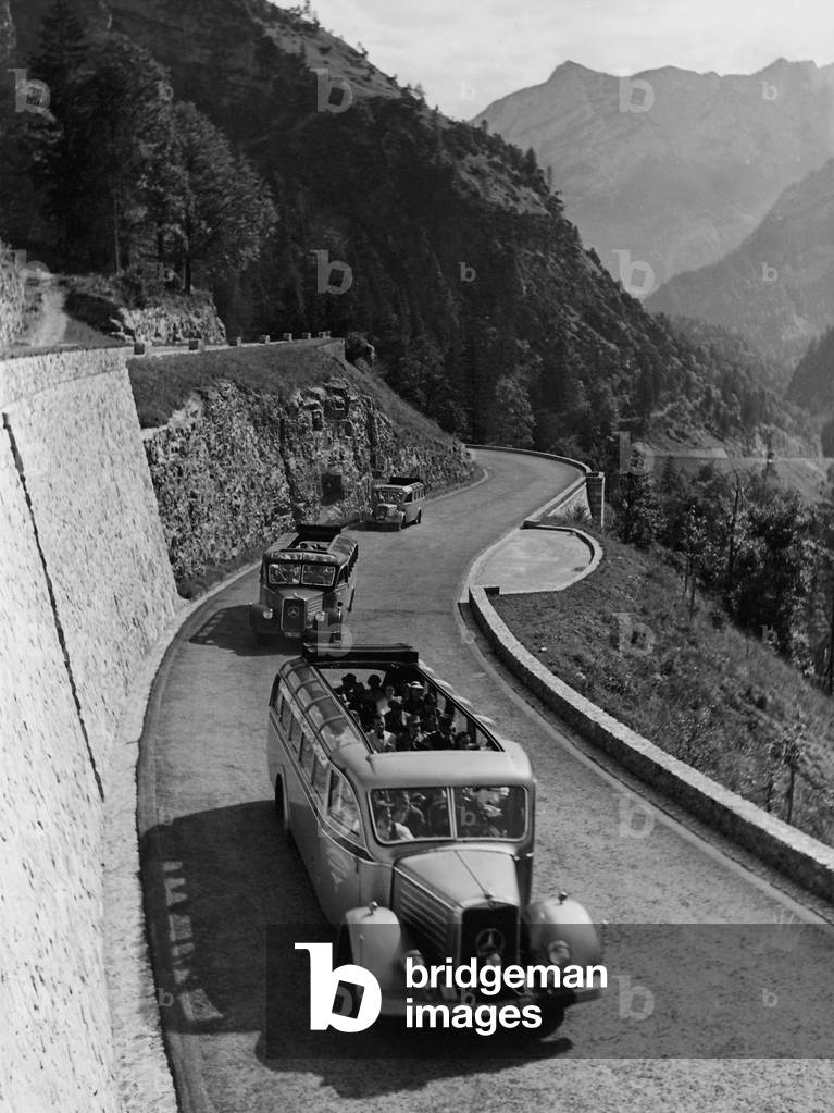 Tour bus, 1938 (b/w photo)
