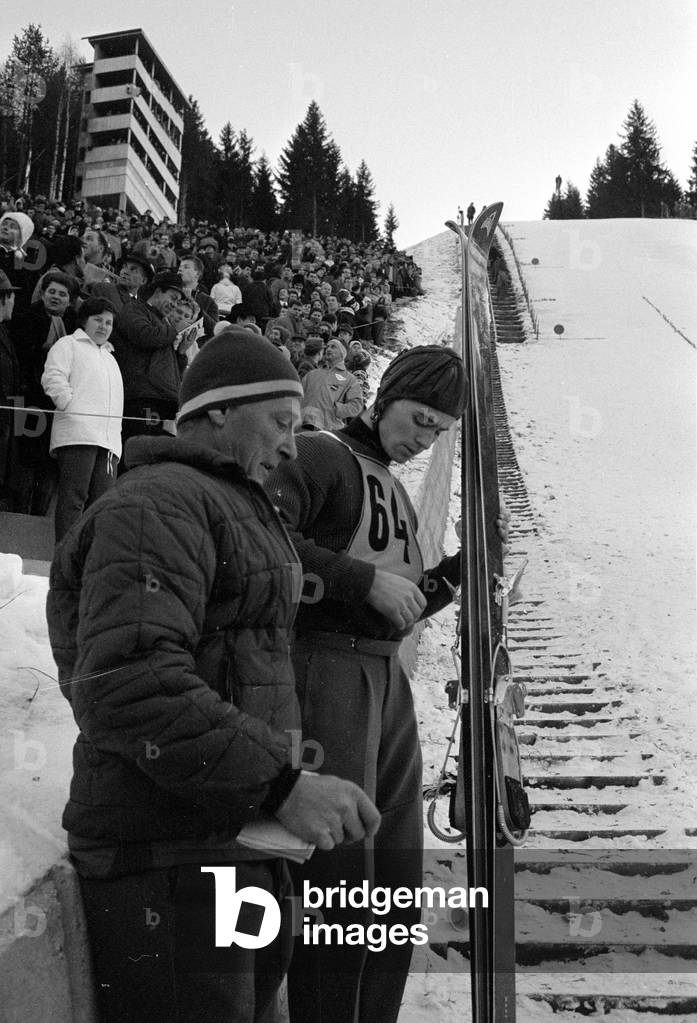 Four Hills Tournament 1963/64: individual jumping in Innsbruck, 1964 (b/w photo)