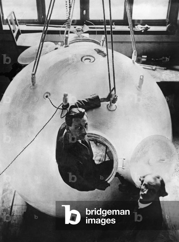 Auguste Piccard and Max Cosyns, 1933 (b/w photo)