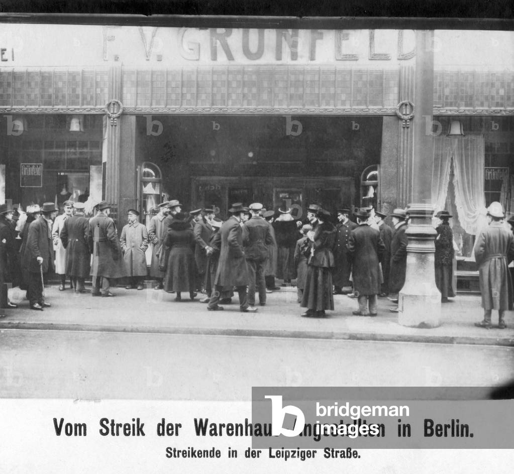 Striking department store employees in Berlin, 1919