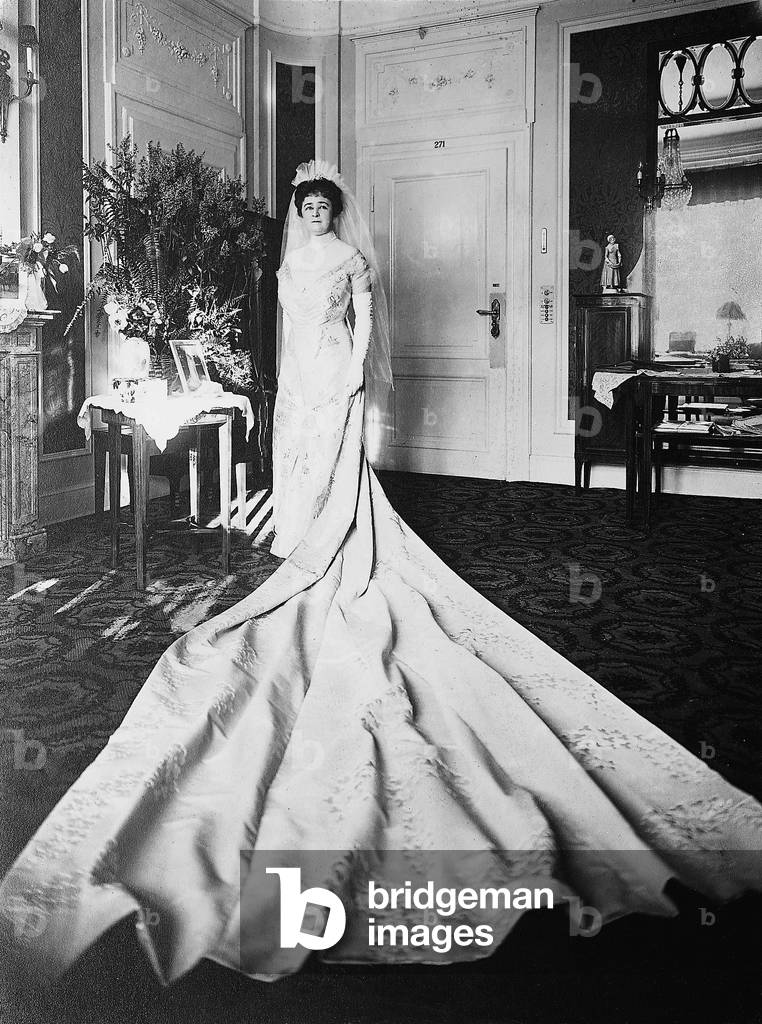 American millionaire in a splendid dress, 1912 (b/w photo)