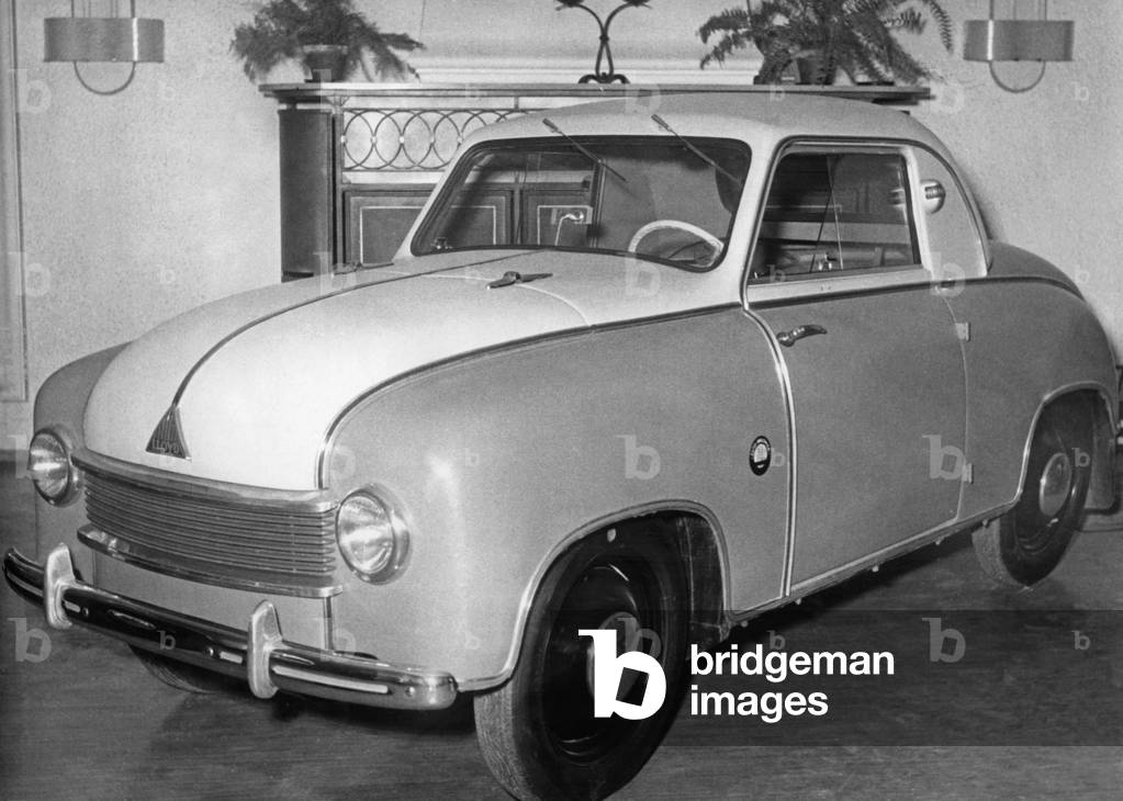 Lloyd 300 (b/w photo)