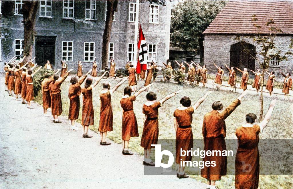 BDM girls during their compulsory year, 1941 (photo)