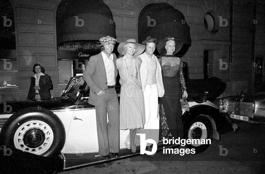 Niki Lauda and Edith Schmid in Munich, 1974 (b/w photo)