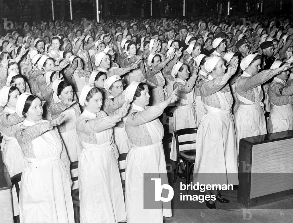 Swearing in ceremony for nurses of the German Red Cross, 1940 (b/w photo)