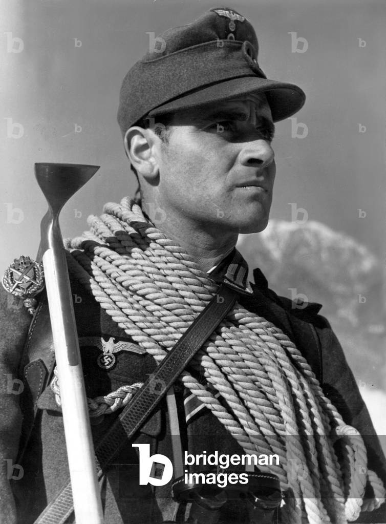 A German Mountain Trooper at the Eastern Front, 1941 (b/w photo)
