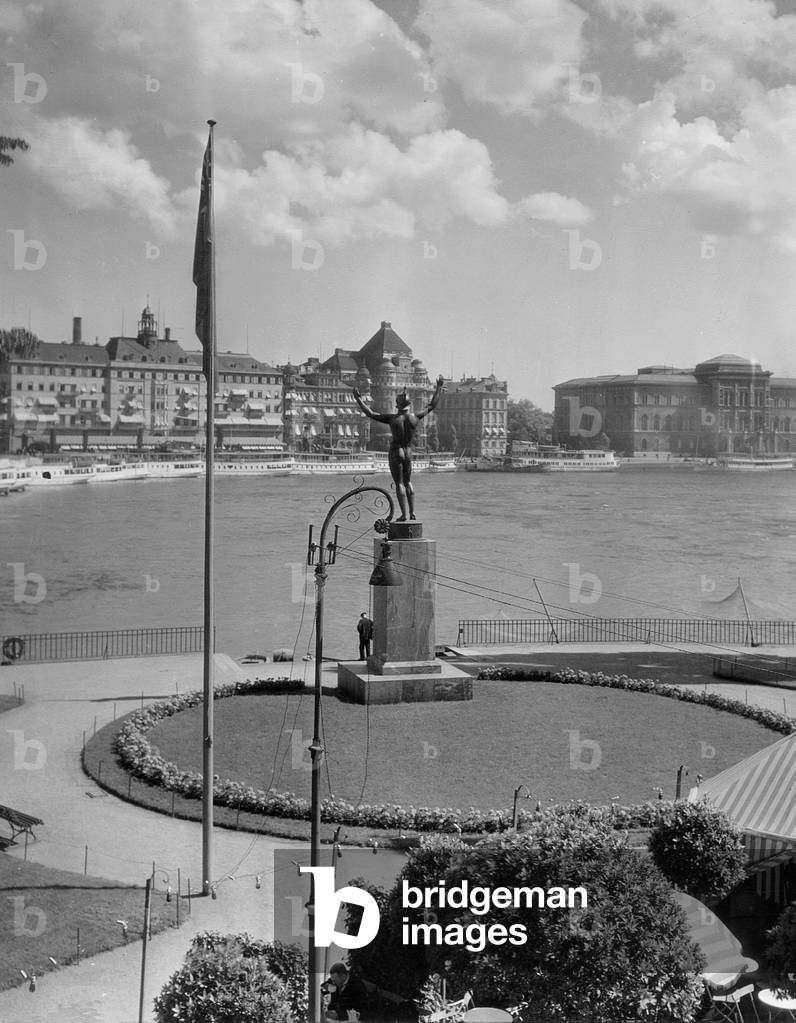 Waterfront promenade in Stockholm, 1934 (b/w photo)