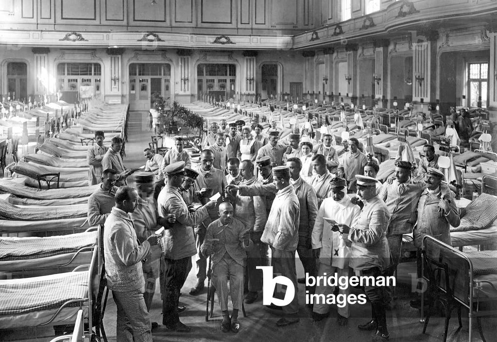 Mail delivery in the military hospital at Hasenheide, 1914 (b/w photo)