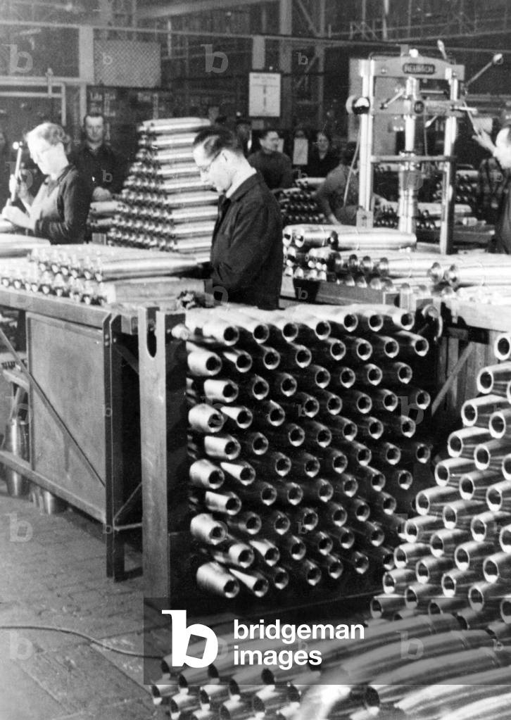 Production of grenades, 1942 (b/w photo)