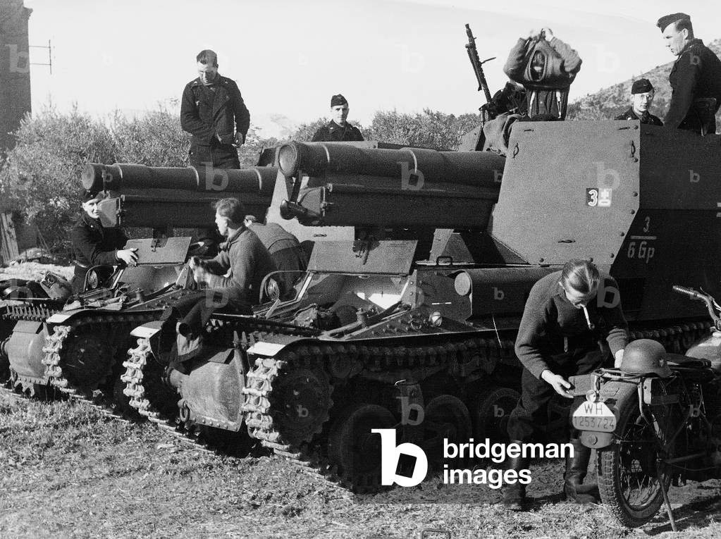 German artillery in Yugoslavia, 1941 (b/w photo)