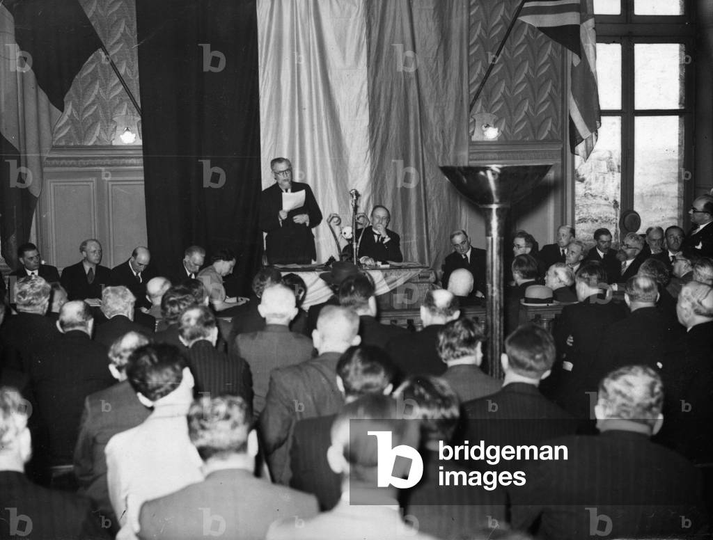 Meeting of the Belgian diet in France, 1940 (b/w photo)