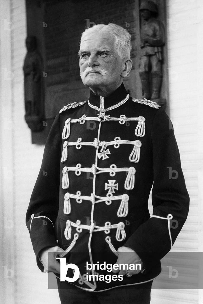 August von Mackensen in Hussar uniform, 1929 (b/w photo)