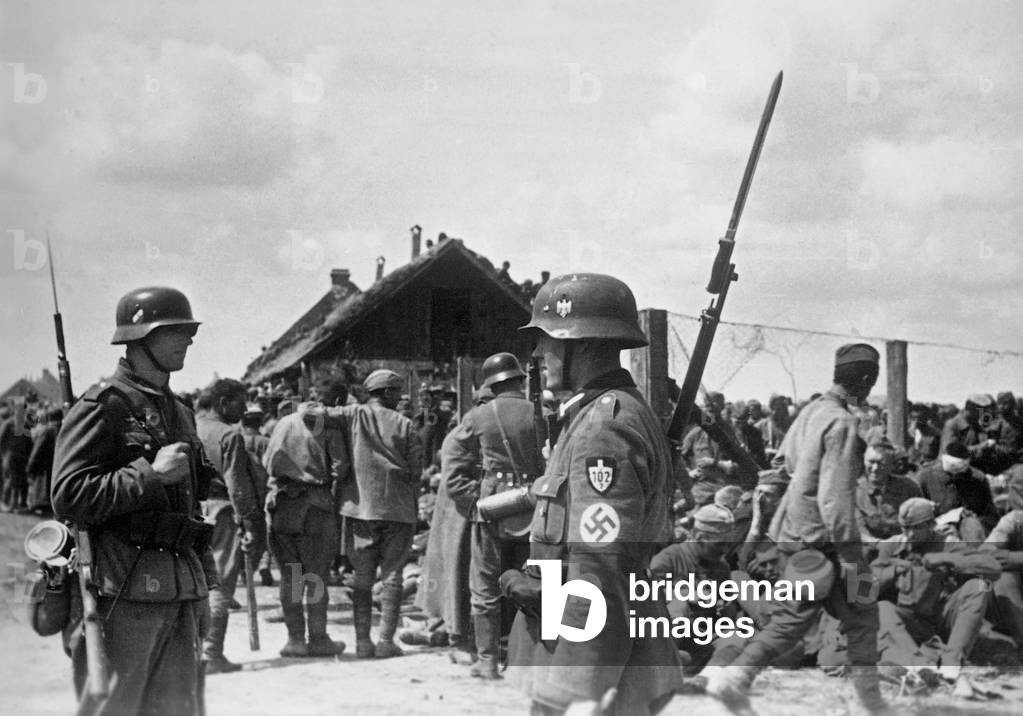 Soviet soldiers in German war captivity, 1941 (b/w photo)