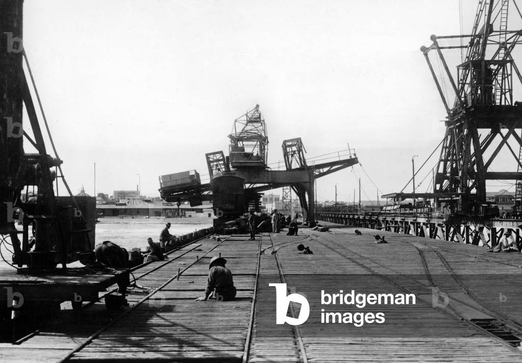 Harbor of Swakopmund, 1914 (b/w photo)