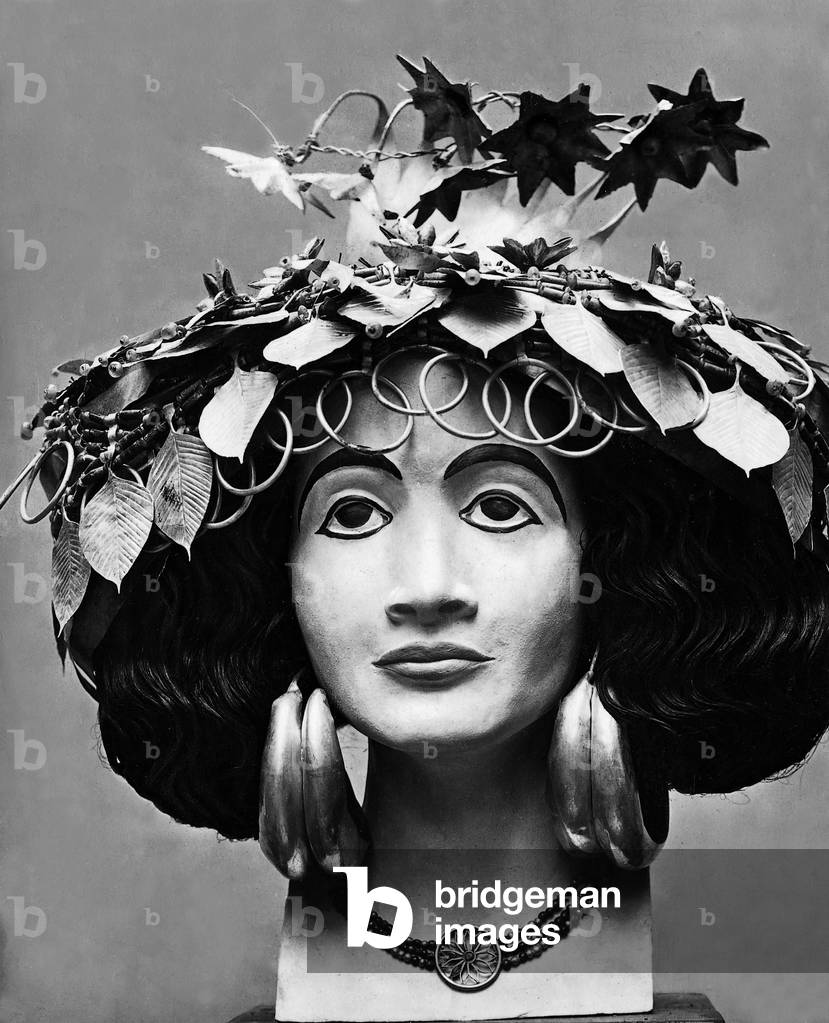 Headdress of Silub-Ad, 1928 (b/w photo)