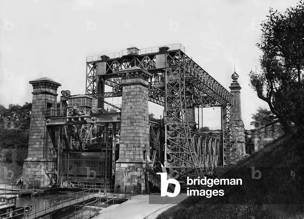 Ship hoist near Henrichenburg, 1929 (b/w photo)