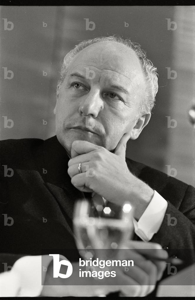 Party leader Walter Scheel at the party congress of the FDP, 1969 (b/w photo)