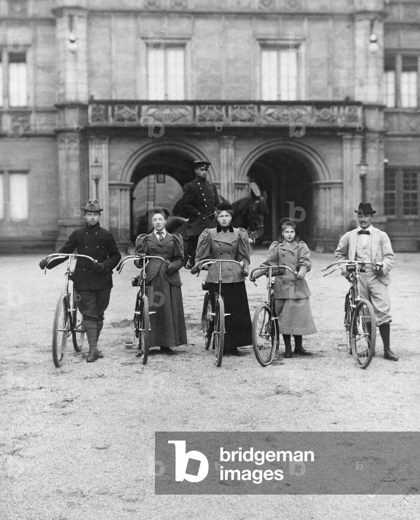 Princely family with bicycles, around 1900