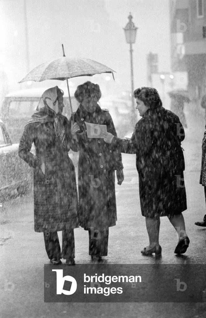 Campaign against narcotics in Munich, 1971 (b/w photo)