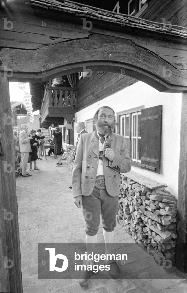 Tosso Herz at the Hilgerhof, 1974 (b/w photo)