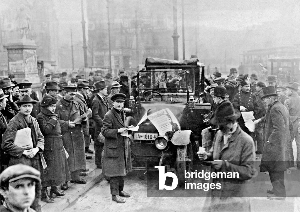 Demonstration in Berlin on the occasion of the plebiscite in Upper Silesia, 1921 (b/w photo)