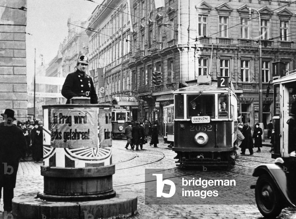 Left-hand traffic in Prague, 1939