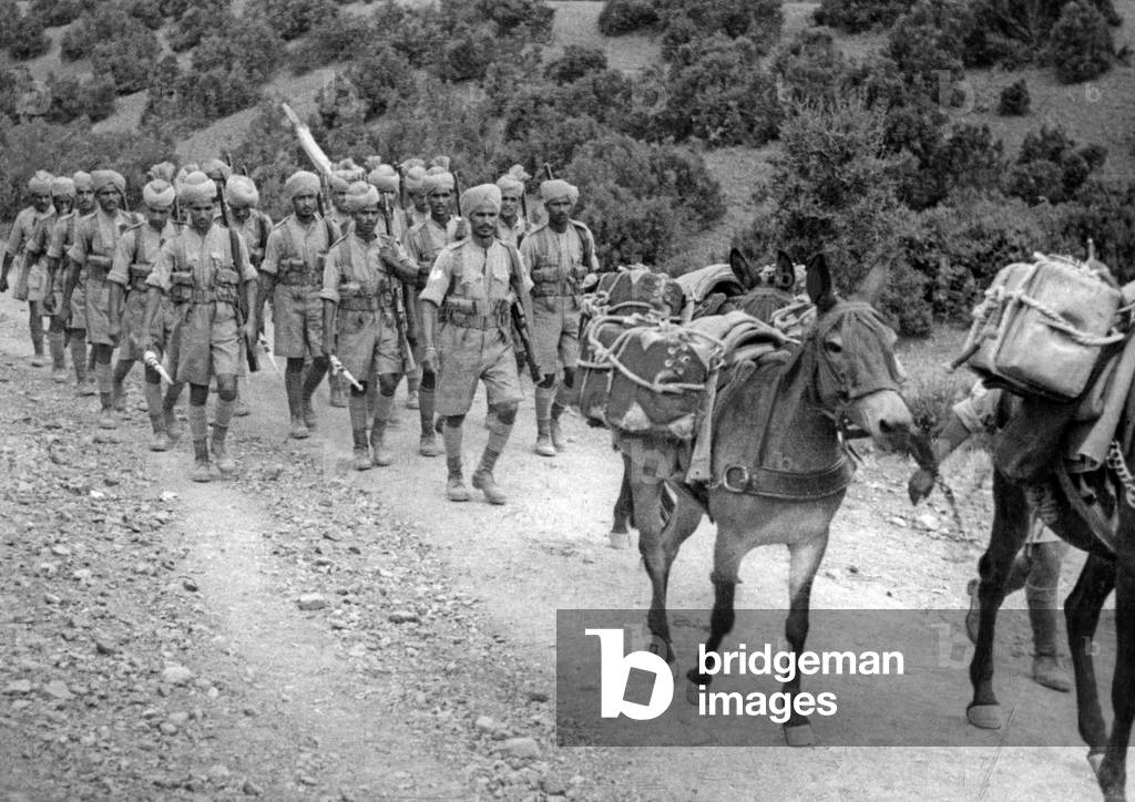 English security forces in the northwest of British India, 1937 (b/w photo)