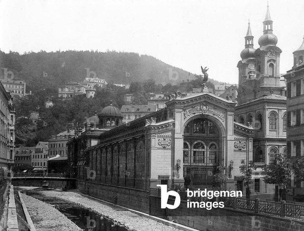 Colonnade in Karlovy Vary (b/w photo)