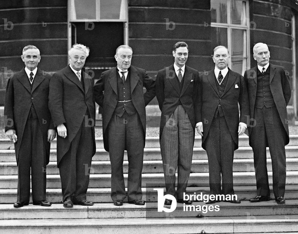 Stanley Baldwin and George VI. with Prime Ministers of the Commonwealth, 1937 (b/w photo)