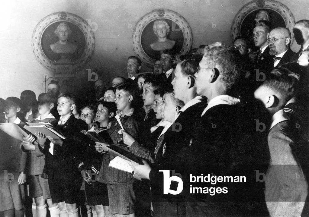 Choir concert at the Odeon in Munich, 1931 (b/w photo)