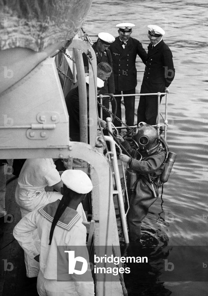 Diving training at the Kriegsmarine, 1935