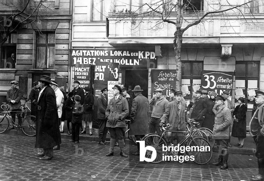 Electoral office of the KPD in Berlin before the Reichstag elections, 1929 (b/w photo)