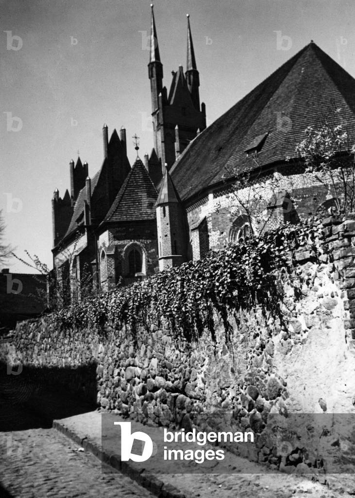 The Michaeliskirche (St. Michael's Church) in Schwiebus, circa 1930s