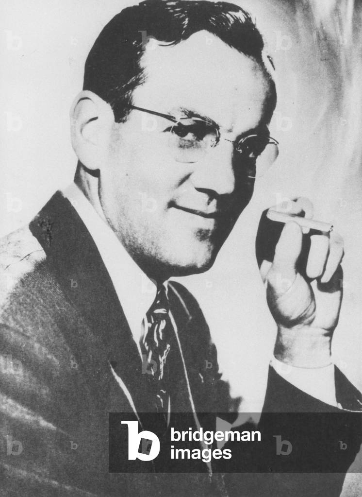 The musician Glenn Miller (b/w photo)