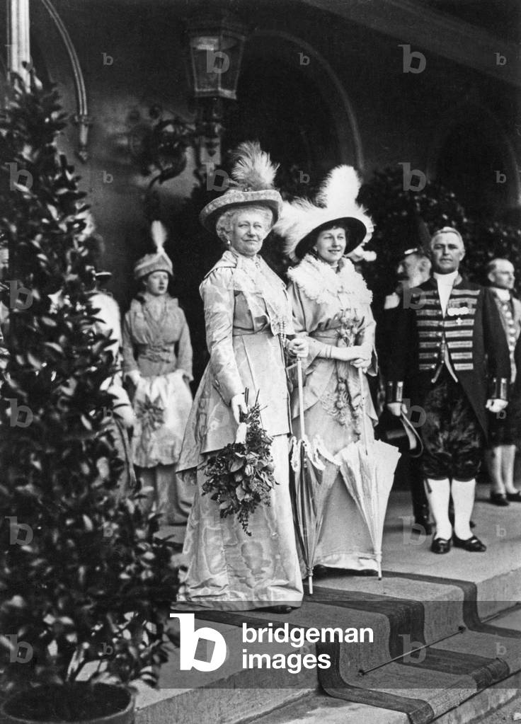 Empress Augusta Victoria with daughter Victoria Louise at the baptism of Louise's first child, 1914 (b/w photo)