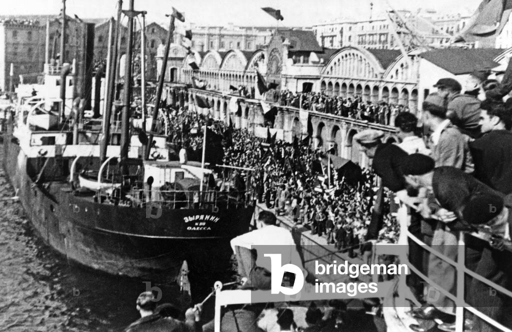 Soviet steamer in the Port of Barcelona, ??1936